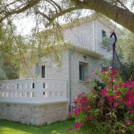 *elia*/5' From Town & Sea/ Mountain View 公寓 Frínion