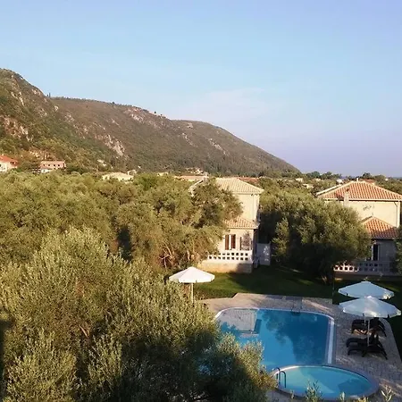 *elia*/5' From Town & Sea/ Mountain View * Frínion