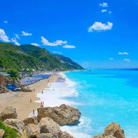 *elia*/5' From Town & Sea/ Mountain View Frínion