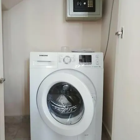 *elia*/5' From Town & Sea/ Mountain View 公寓 *