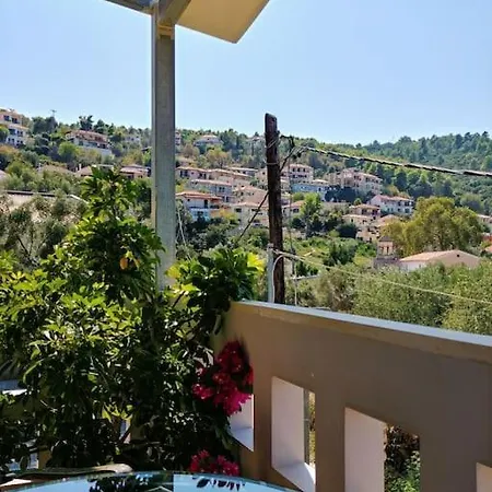 *elia*/5' From Town & Sea/ Mountain View