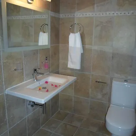 *elia*/5' From Town & Sea/ Mountain View Apartment *